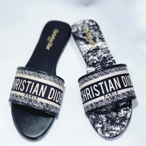 CHRISTIAN DIOR