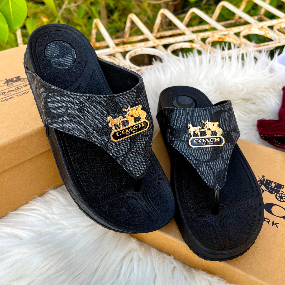 Coach flip flops slides