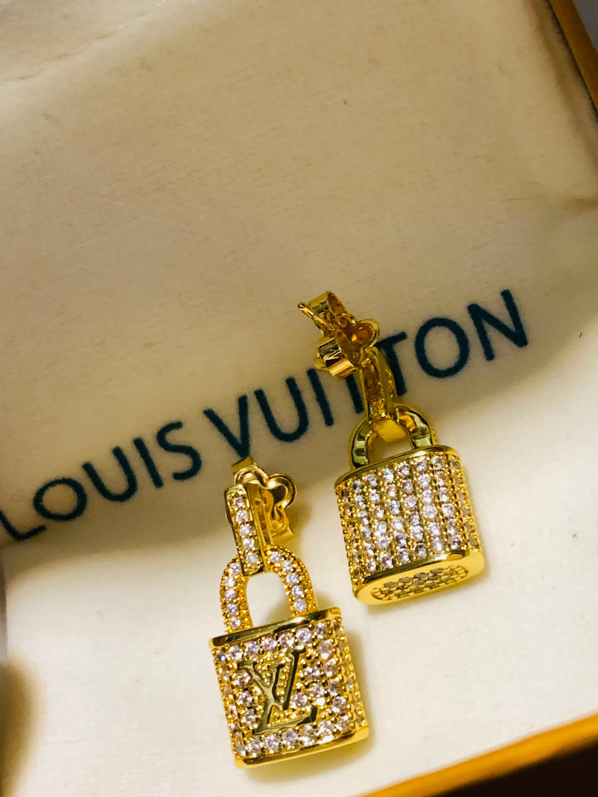 Lv earings