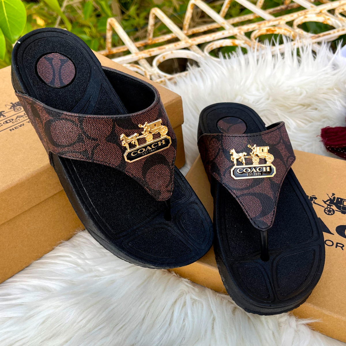 Coach flip flops slides